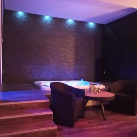 Chambre Romantique Avec Spa Privatif Ferriere-la-Grande ภายนอก รูปภาพ